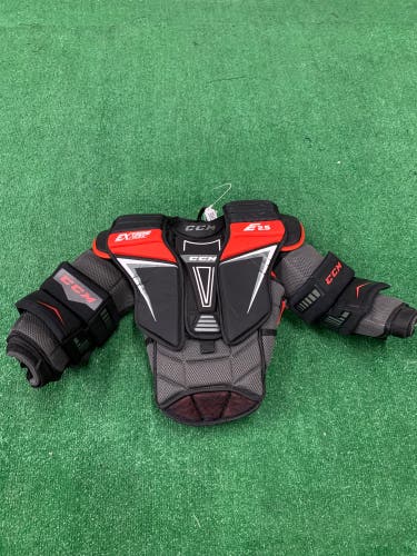 Junior Small / Medium CCM Extreme Flex E2.5 Goalie Chest Protector (Used)