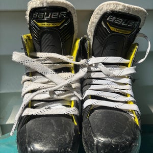 Bauer Supreme M4 Hockey Skates Regular Width Size 5 (Used)