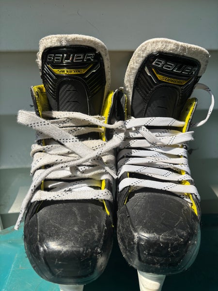Bauer Supreme M4 Hockey Skates Regular Width Size 5 (Used)