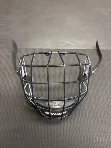 Bauer Size MD Oreo Cage