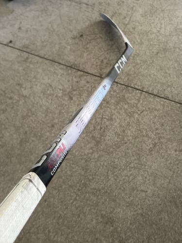 Used Intermediate CCM Jetspeed FT8 Pro Right Handed Hockey Stick P28M  (New)