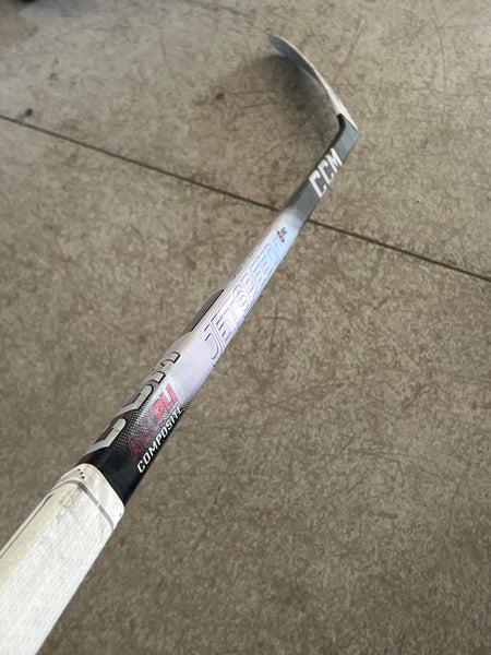 Used Intermediate CCM Jetspeed FT8 Pro Right Handed Hockey Stick P28M  (New)