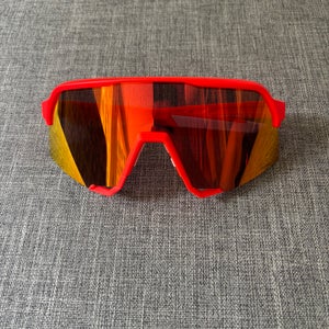 New 100% Sunglasses S3 - Soft Tact Neon Orange
HiPER Red Multilayer Mirror Lens
