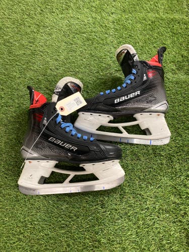 Intermediate Bauer Vapor X5 Pro Hockey Skates Size 5.5 (Used)