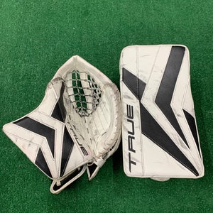 White Intermediate True Catalyst 9X3 Goalie Gloves & Blockers Regular (Used)