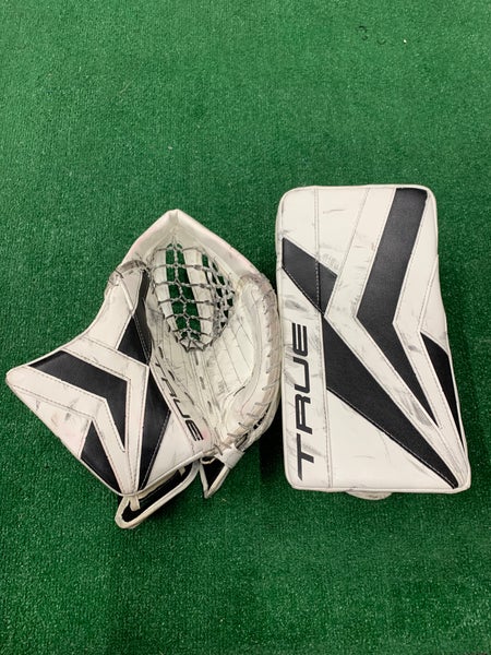 White Intermediate True Catalyst 9X3 Goalie Gloves & Blockers Regular (Used)