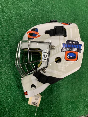 White Youth Warrior R/F1 Goalie Mask (Used)