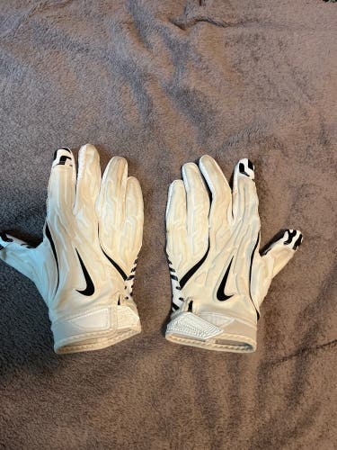 White Adult XL Nike Superbad Gloves (Used)