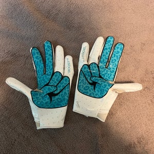 White Adult Large Gloves (Used)