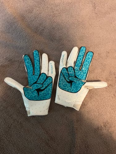 White Adult Large Gloves (Used)