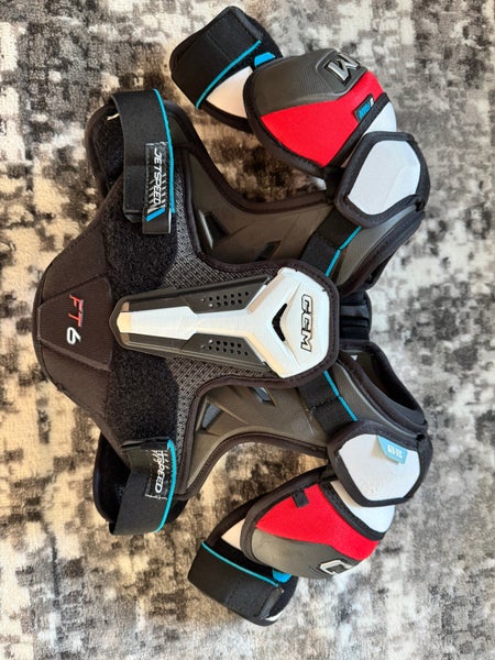 Medium Junior CCM JETSPEED FT6 Shoulder Pads (Used)