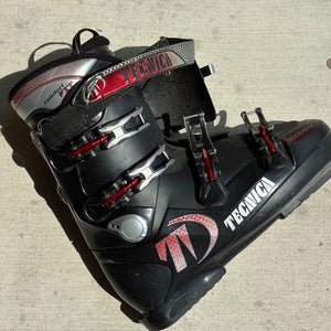Men's Tecnica All Mountain Ski Boots (Used)