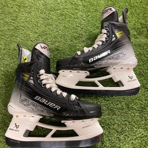 Intermediate Bauer Vapor Hyperlite 2 Hockey Skates 6.5 (New)