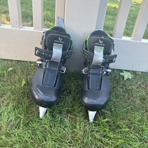 2024 Bauer Konekt Hockey Skates Regular Width Pro Stock 8.5 (Used)