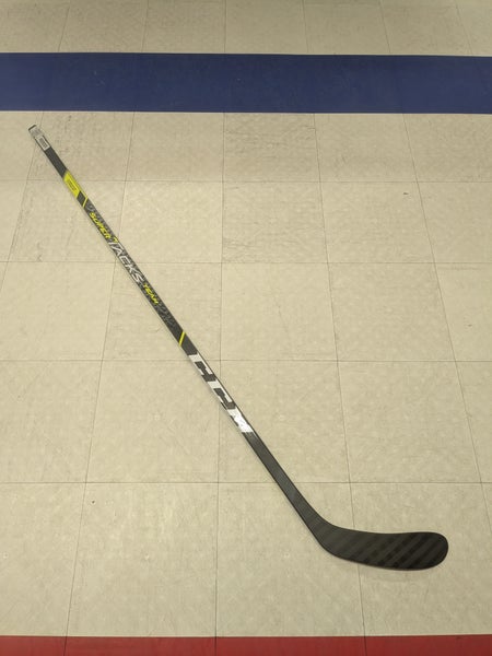 Senior CCM Super Tacks Team Right Handed Hockey Stick, P28 Curve, 85 Flex (New)