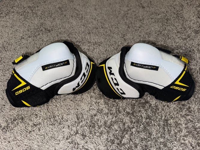 Junior Medium CCM Tacks 9060 Elbow Pads