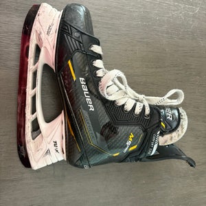 Bauer Supreme M5 Pro Hockey Skates Regular Width 6.5 (Used)