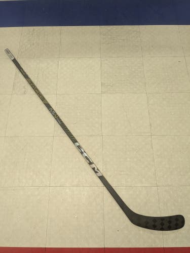 Intermediate CCM Super Tacks AS-V Pro Right Handed Hockey Stick, P29 Curve, Multiple Flexes (New)