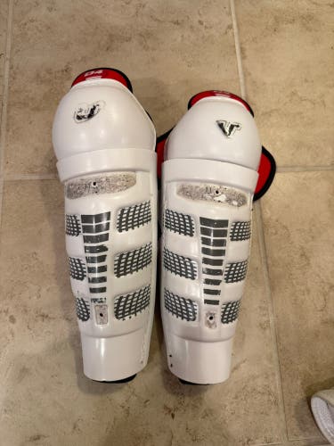 Youth CCM 11" Shin Pads (Used)