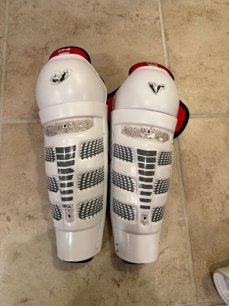Youth CCM 11" Shin Pads (Used)