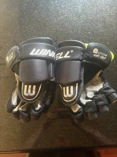 Winnwell AMP500 Gloves 11" (Used)