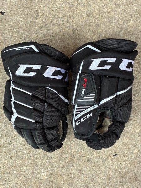 Black Senior CCM JetSpeed FT390 Gloves 14" (Used)