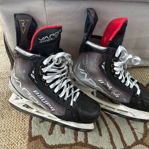 Bauer Vapor Hyperlite Hockey Skates Regular Width 8 (Used)