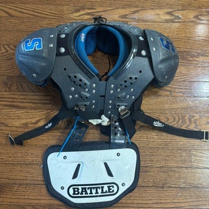 XS Youth Schutt Shoulder Pads Wit Battle Backplate