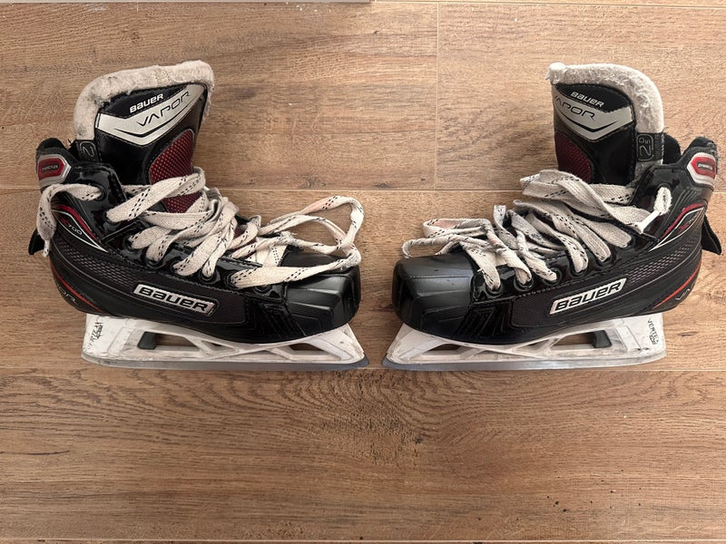 Bauer Vapor X700 Hockey Goalie Skates Size 3.5 (Used)