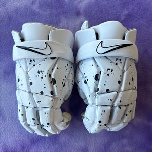 White Nike Vapor select Lacrosse Gloves Large (Used)