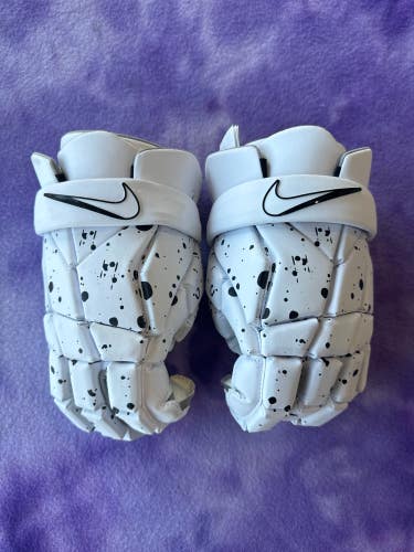 White Nike Vapor select Lacrosse Gloves Large (Used)