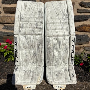 34" True Catalyst 7X3 Goalie Leg Pads (Used)