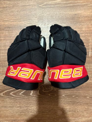 Bauer Vapor Elite Gloves 13" Black Hockey Gloves (Used)