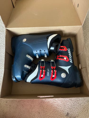 Unisex Atomic Hawx JR 4 All Mountain Ski Boots Medium Flex (Used)