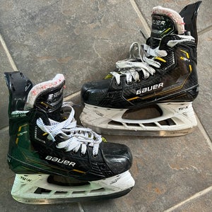 Junior Bauer Supreme M5 Pro Hockey Skates Regular Width Size 2 (Used)