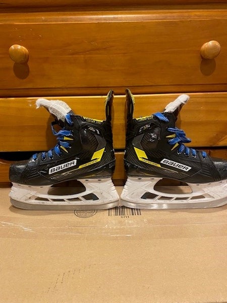 Bauer Supreme M4 Hockey Skates Regular Width Size 3 (Used)