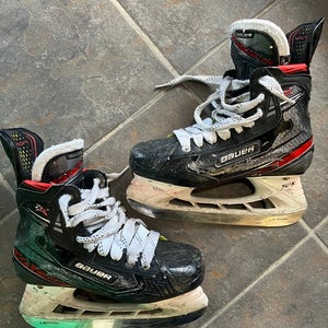 Junior Bauer Vapor 2X Hockey Skates Extra Wide Width Size 4 (Used)