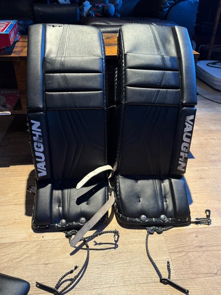 26" Vaughn Goalie Leg Pads (Used)