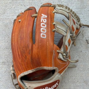 Brown Wilson A2000 RH Infield Baseball Glove 11.5" (Used)