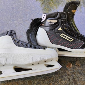 Bauer Supreme 3000 Hockey Goalie Skates 7.5 (Used)