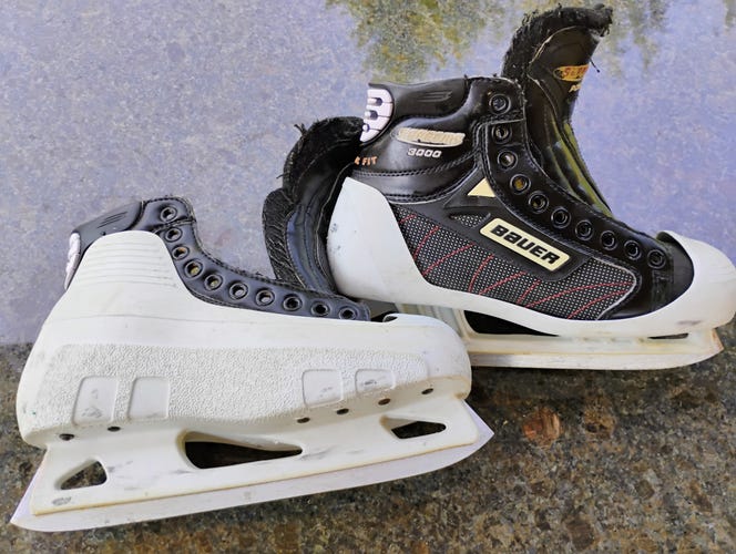 Bauer Supreme 3000 Hockey Goalie Skates 7.5 (Used)
