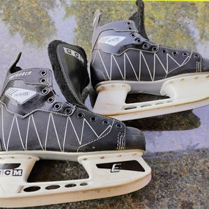 CCM Intruder Hockey Goalie Skates 8 (Used)