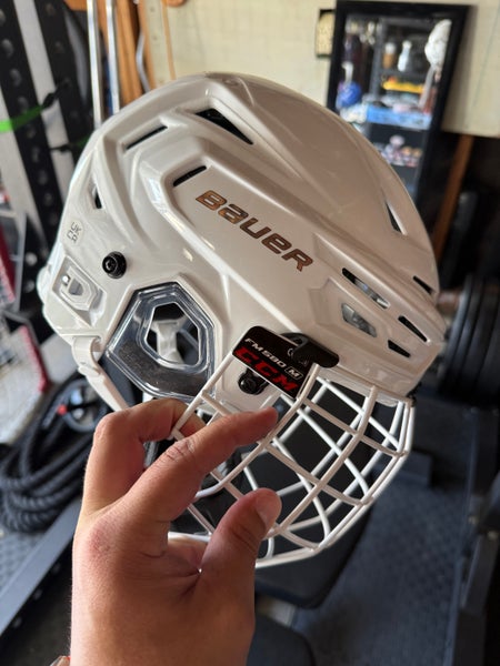 Medium Bauer Re-Akt 155 Helmet (New)