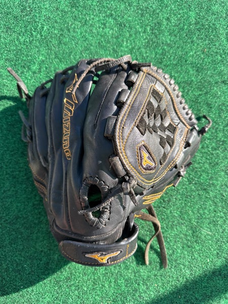 Black Mizuno MVP Prime RH Pitcher's Softball Glove 12" (Used)