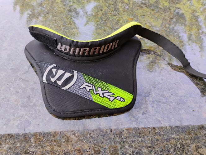 Goalie neck protector Warrior RX4E E+ SR