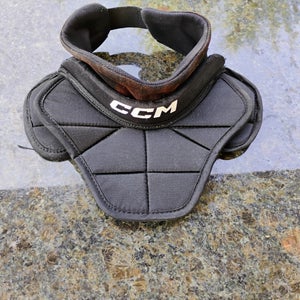 Goalie neck protector Junior CCM (Used)