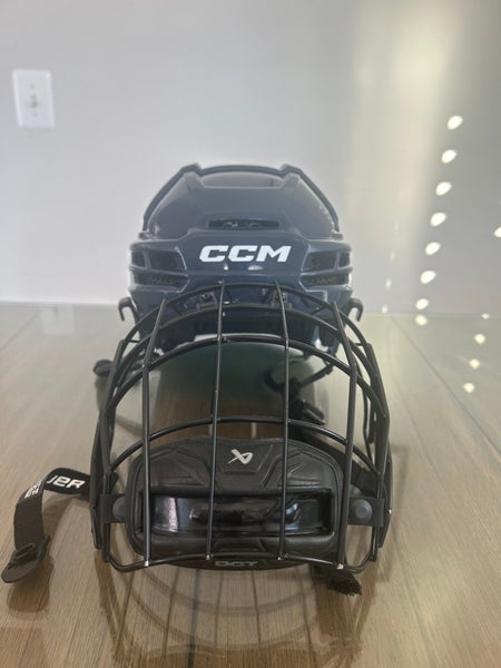 Medium CCM Tacks 720 Helmet  (Used)