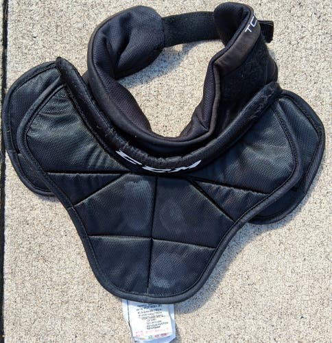 CCM TCG900 M/L/XL hockey goalie neck guard protector (Used)