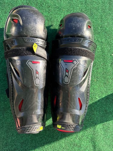 Intermediate Bauer Vapor 3X Shin Pads 13" (Used)