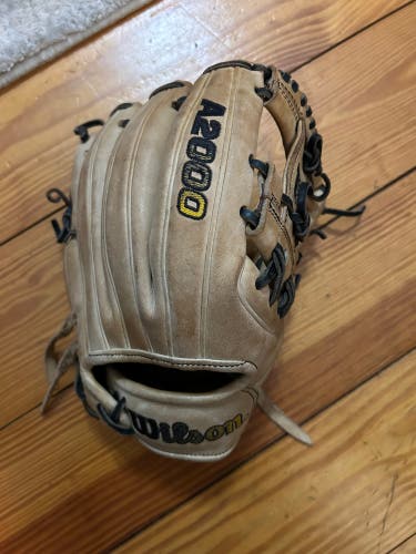 2023 Wilson A2000 RH Infield Baseball Glove 11.5" (Used)